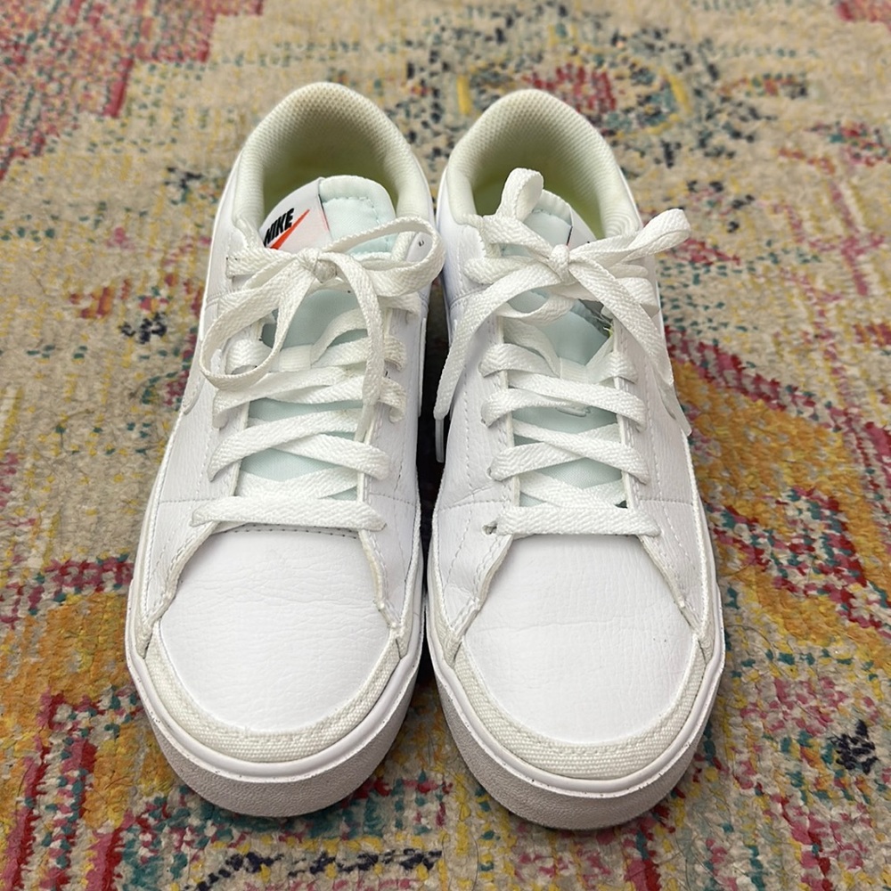 Nike court legacy